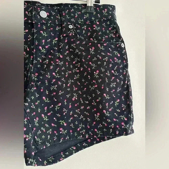 Levi’s Mid Length Shorts, Floral Print, Black Shorts with Pink Flowers,Size 28 - Picture 7 of 16